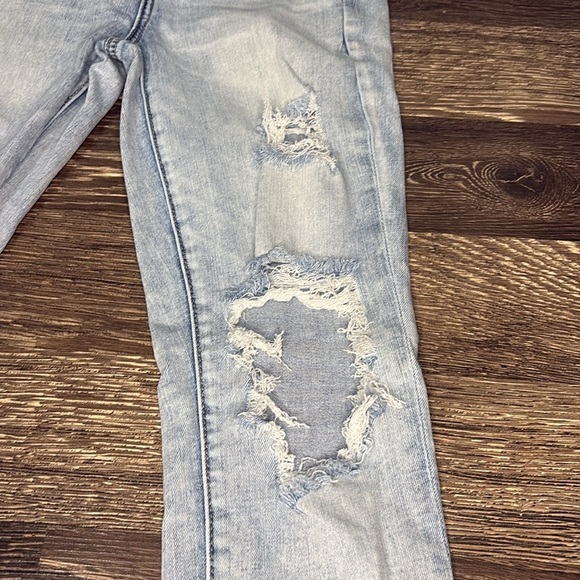 American Eagle Light Blue very Distressed Women's Jeans size 4 - Picture 5 of 10